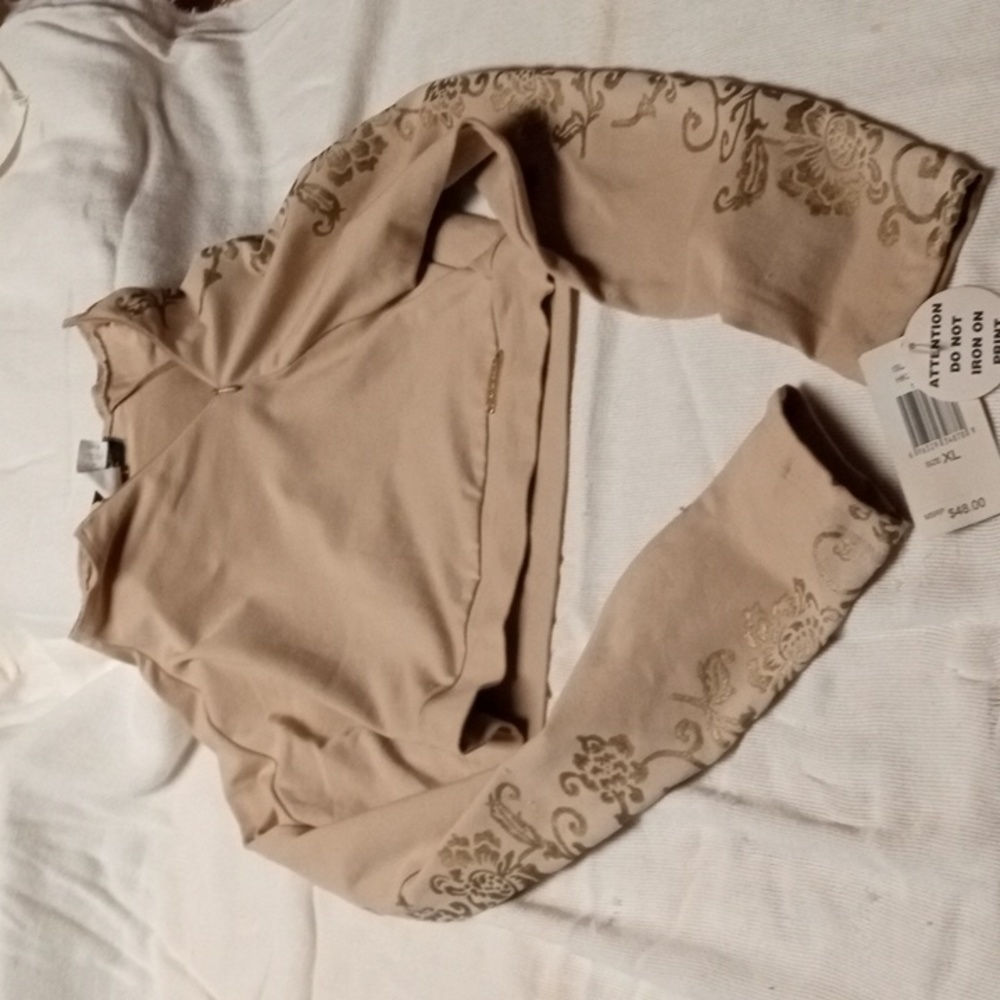 Top - Picture 4 of 4